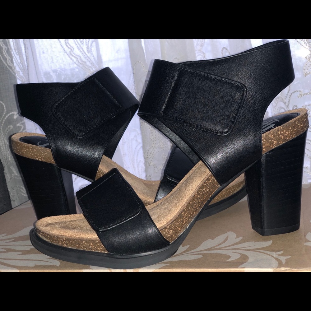 Black Sofft Sandals. (New! Never worn) - Picture 2 of 3